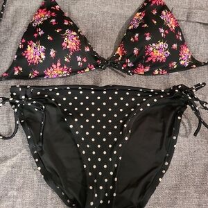 Victoria's Secret Black and Multicolor Bikini M/L